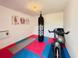 Photo 8- click for photo gallery